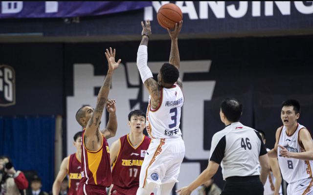 刚刚！皇家马德里绝杀压哨备战NBA季后赛塞维利亚围绕欧联内部沟通，赛地聚焦——CBA常规赛今夜热度飙升的简单介绍
